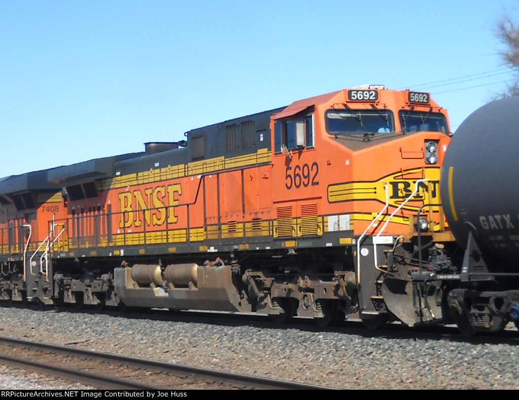 BNSF 5692